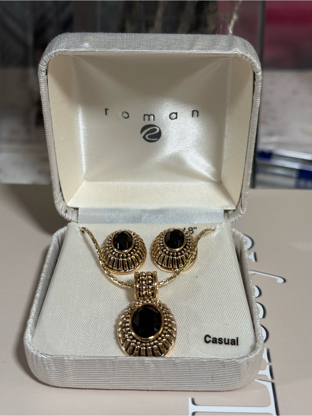 VTG Signed ROMAN Co. Gold & Onyx Black Cabochon Pendant Necklace & Earrings Set